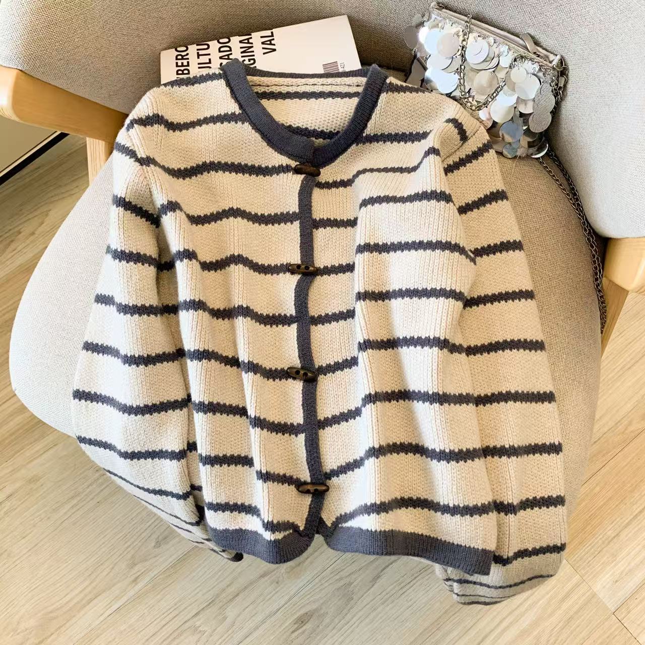 Damski sweter rozpinany w pask – Crop Cardigan Vintage recenzja i cena