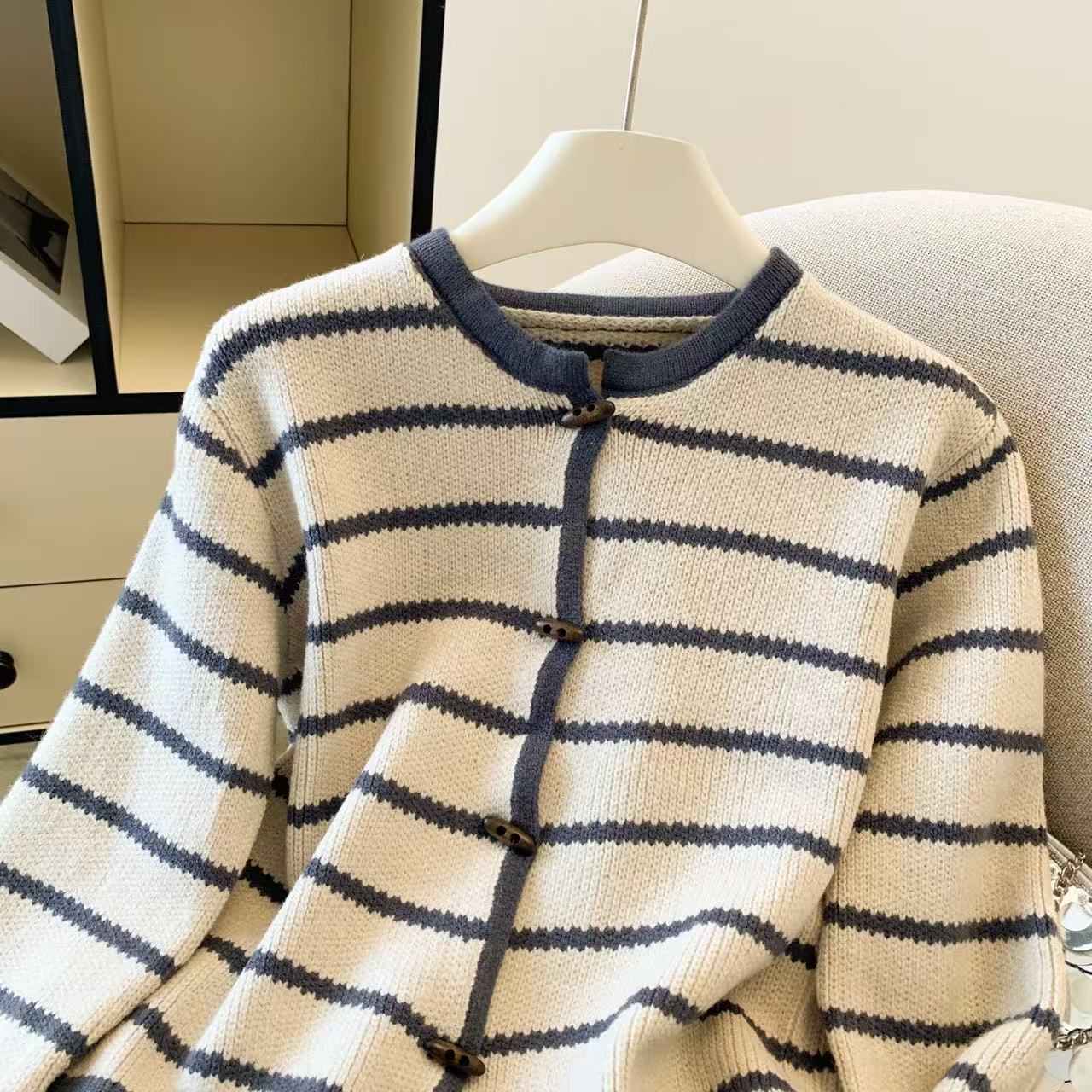 Damski sweter rozpinany w pask – Crop Cardigan Vintage recenzja i cena