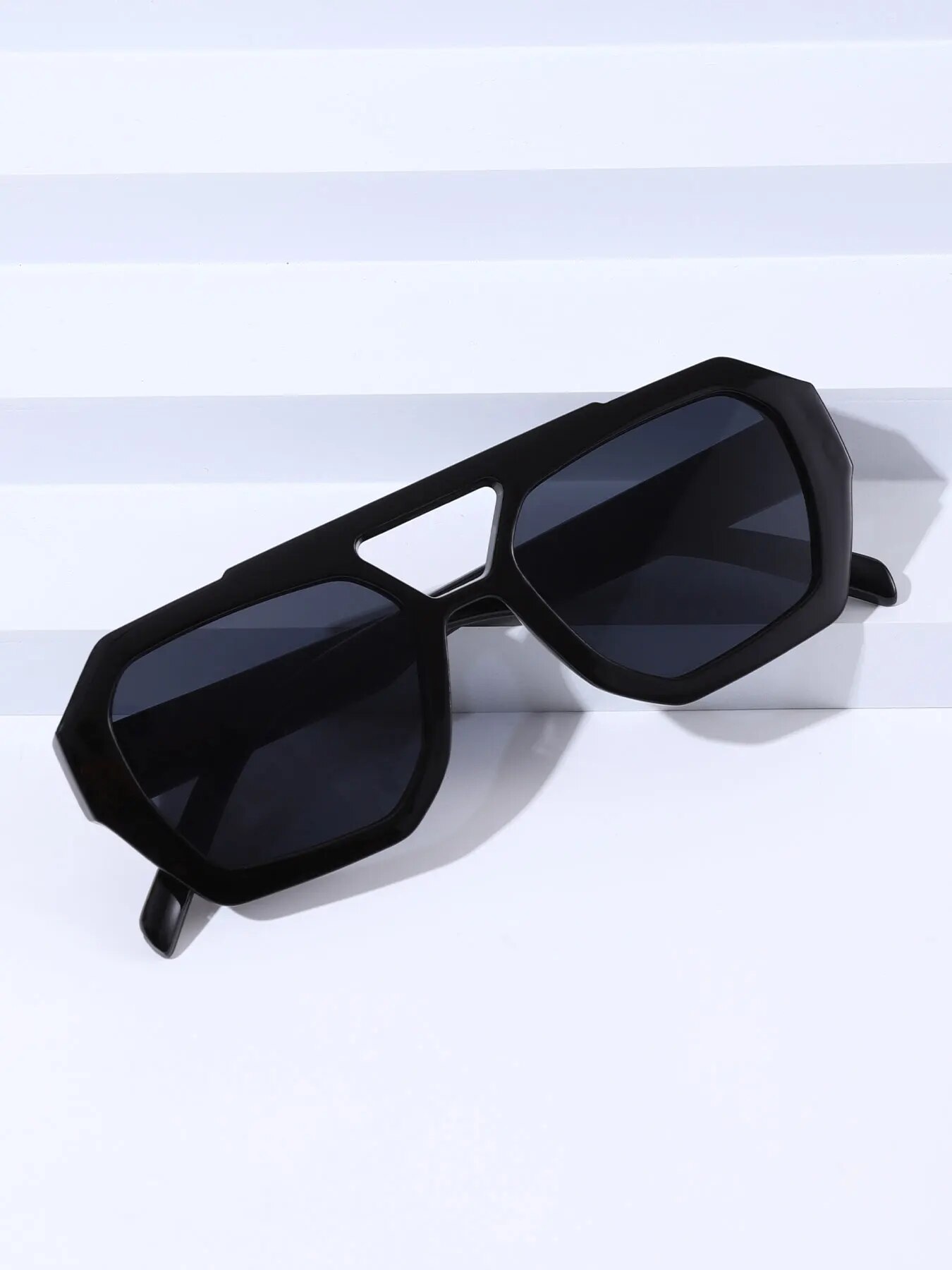 Okulary przeciwsłoneczne w sty – Vintage Fashion Designer recenzja i cena