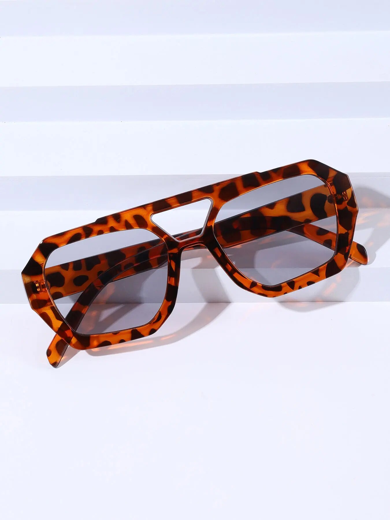 Okulary przeciwsłoneczne w sty – Vintage Fashion Designer recenzja i cena