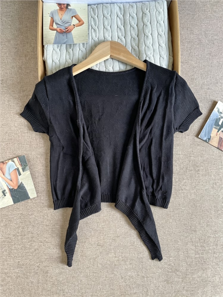 Czarny krótki kardigan sznurow – Crop Cardigan Vintage recenzja i cena